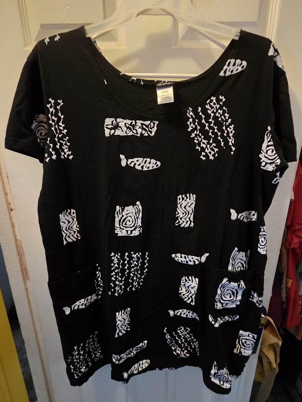 Black & White Patterned Women's Cover-up with Pockets